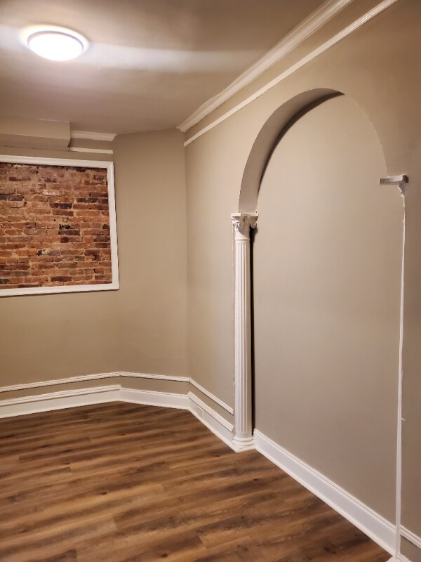 Building Photo - 803 Brooks Ln