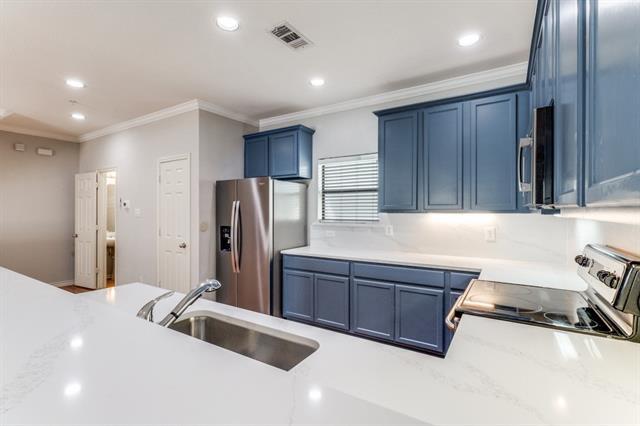 Building Photo - 2415 Stutz Dr