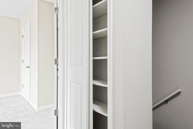 Building Photo - 57 Adams Dr NE