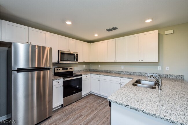 Building Photo - 1415 NW 37th Ave
