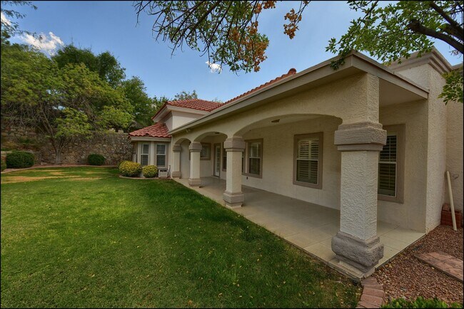 Building Photo - Available to view!