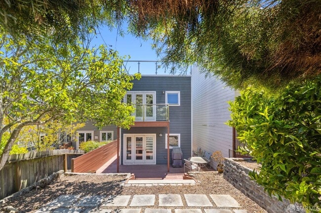 Building Photo - 568 29th St
