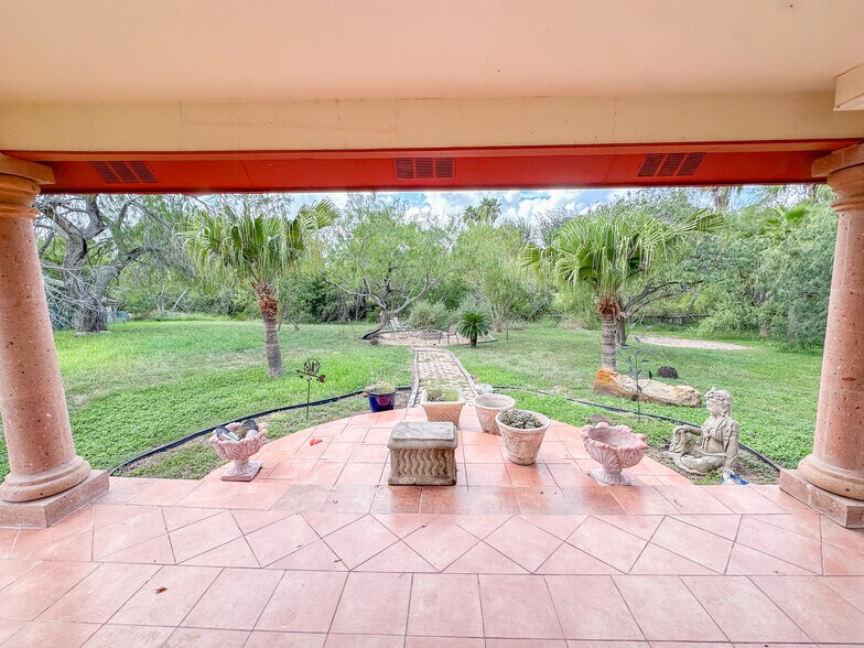 Building Photo - 3206 E Cobblestone Creek Dr
