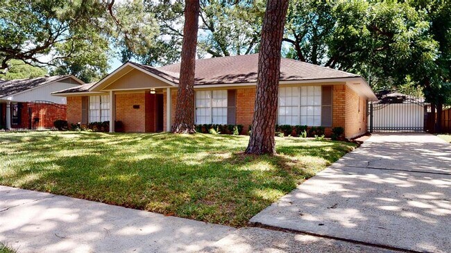 Building Photo - 5243 Indigo St
