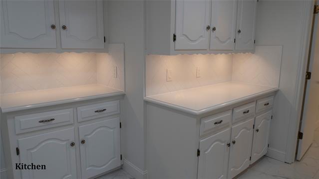 Building Photo - 2300 Monticello Cir