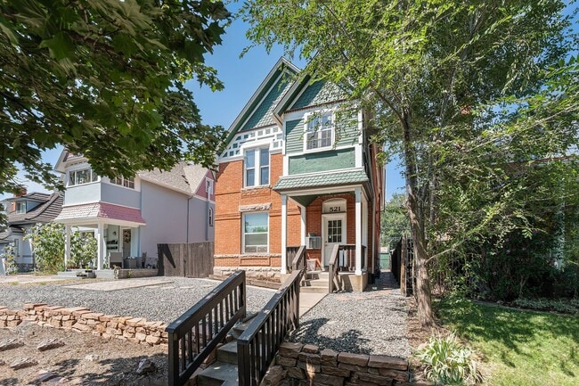 Building Photo - Charming 2 Bed 1.5 Bath in West Wash Park!