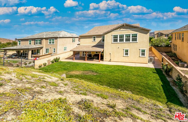 Building Photo - 22379 Driftwood Ct