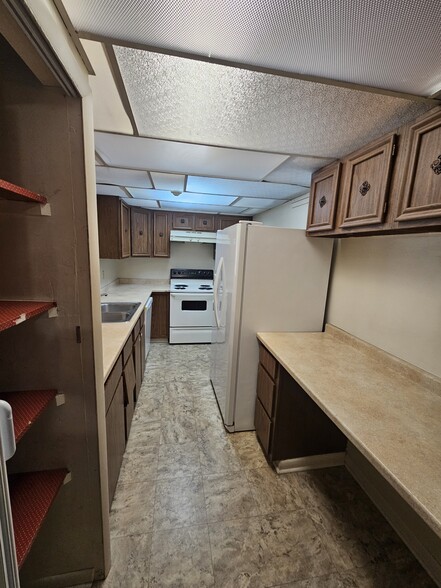 Building Photo - 2752 University Ave