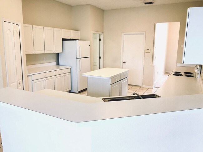 Building Photo - Waterview 3 BED / 2 BATH Home For Rent!