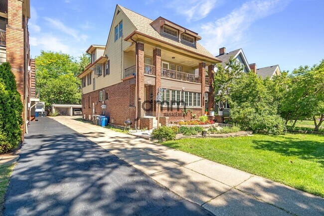Building Photo - 14724 Clifton Blvd