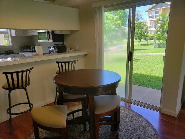 Building Photo - Beautiful Fully Furnished Condo