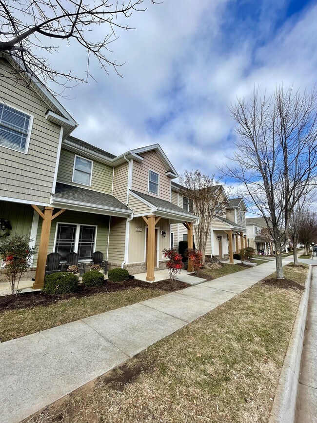 Building Photo - 211 Portico Street