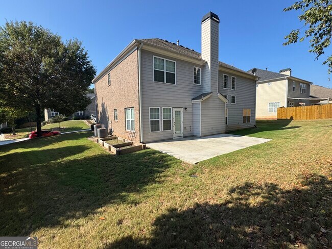 Building Photo - 7411 Redbud Loop