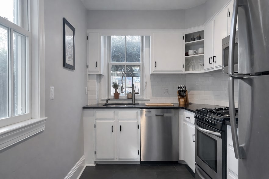 Building Photo - 1215 C St SE