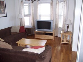 Building Photo - 474 Main St