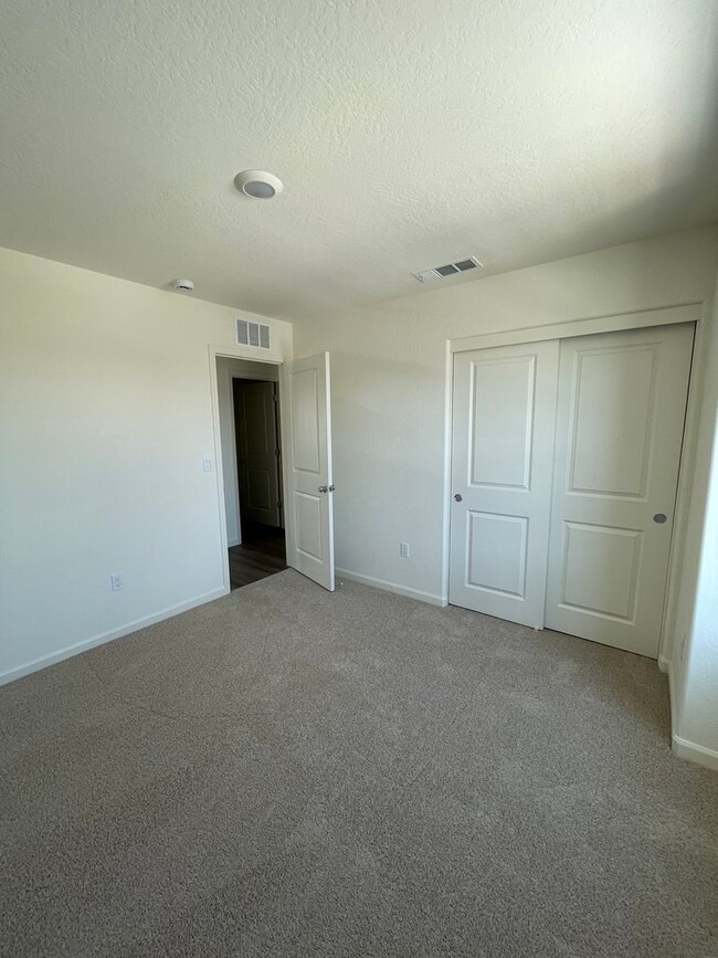 Building Photo - Beautiful New Home – Ready for Immediate M...