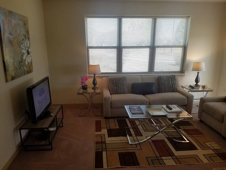 Building Photo - N72W13536 Lund Ln