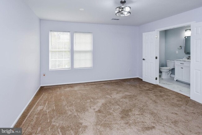 Building Photo - 915 Westlake Dr