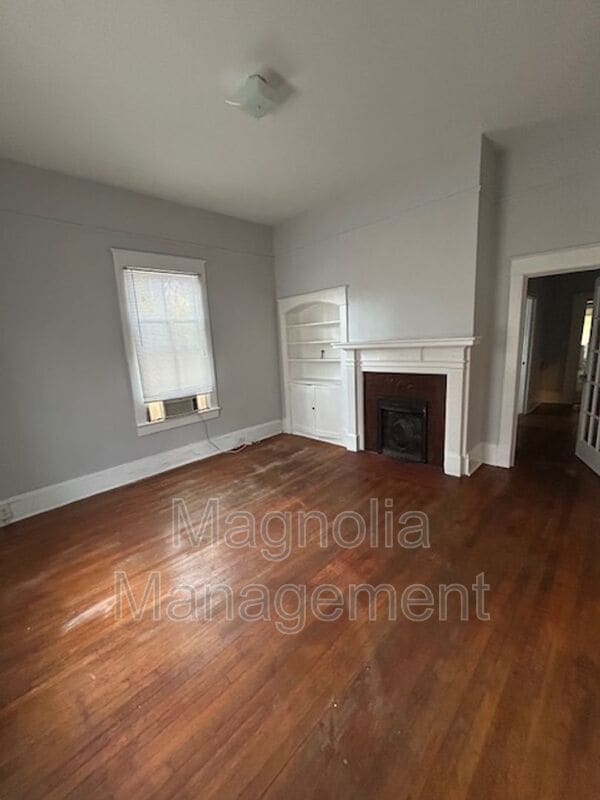 Building Photo - 241 Davis St