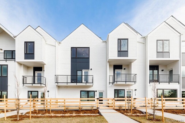 Building Photo - 1198 S Reed Way