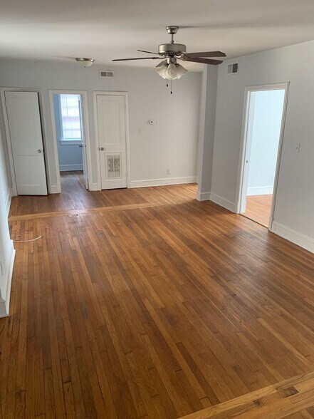Interior Photo - 1106 Franklin St