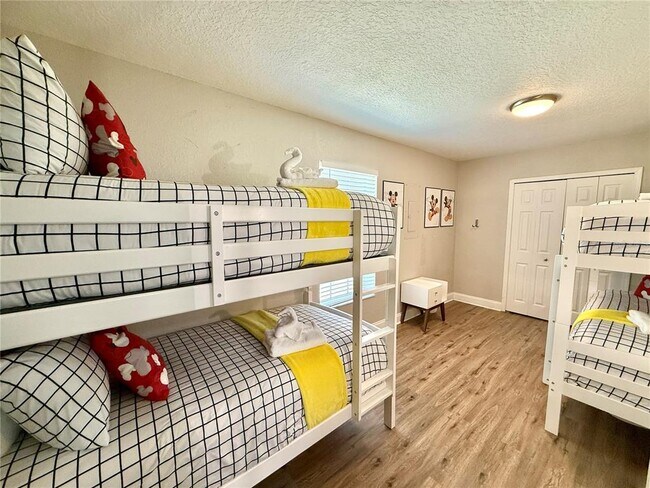 Building Photo - 102 Titan Dr