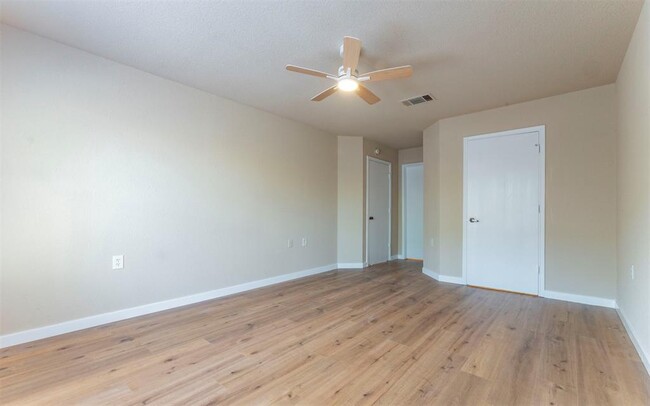 Building Photo - 7106 Thannas Way