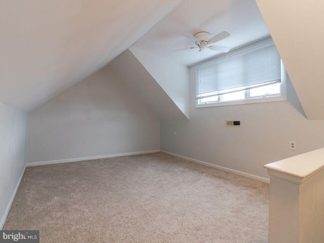 Building Photo - 28 Henlopen Gardens