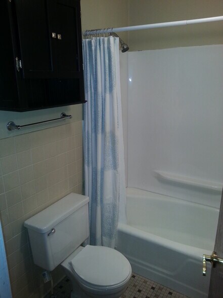 Building Photo - 1009 Filmore Ave