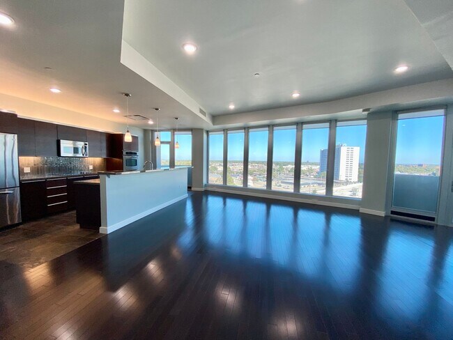 Building Photo - 5900 Mosteller Dr