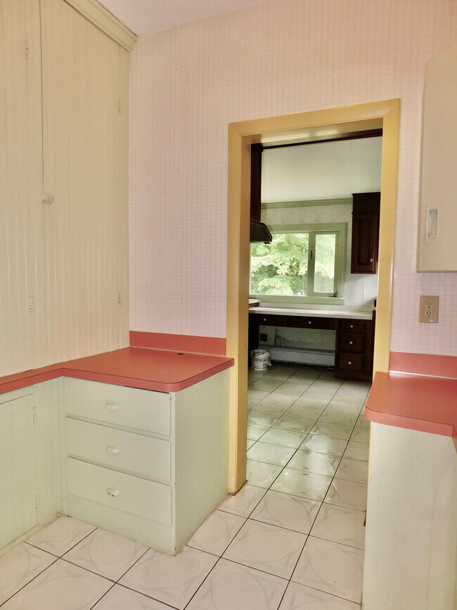 Building Photo - 61 Manchester St