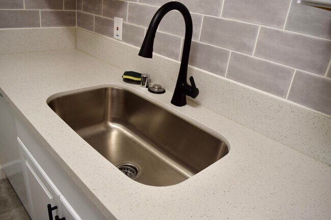 Building Photo - 81840 Ave Del Mar