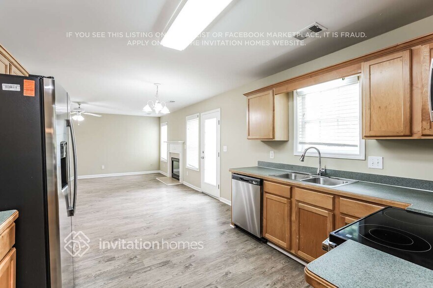 Building Photo - 3252 Shady Valley Ct SW