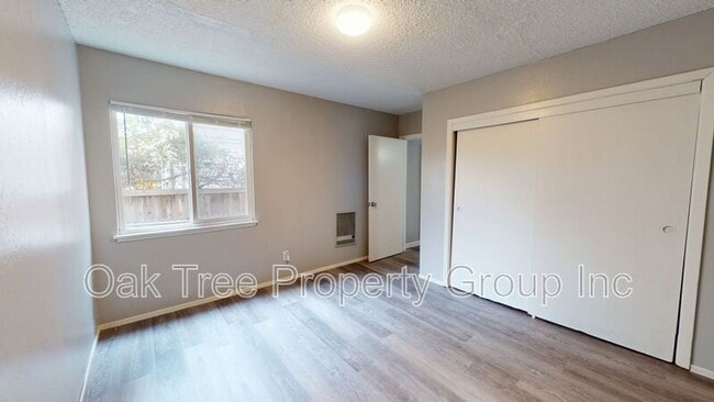 Building Photo - 1648 Russell St