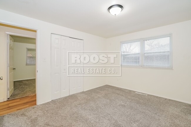 Building Photo - 4 Bed 2 Bath Home Available in Reynoldsburg!