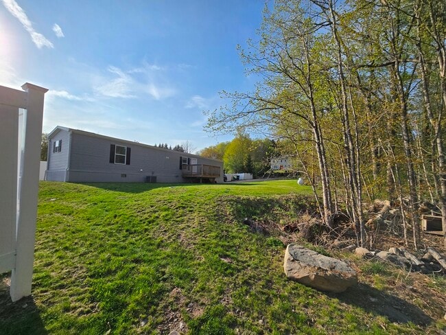 Building Photo - 44 Gale Rd