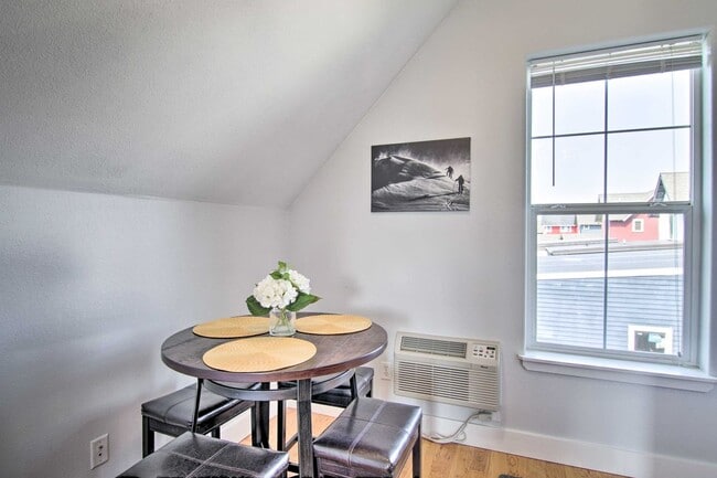 Building Photo - 4208 Benepe St