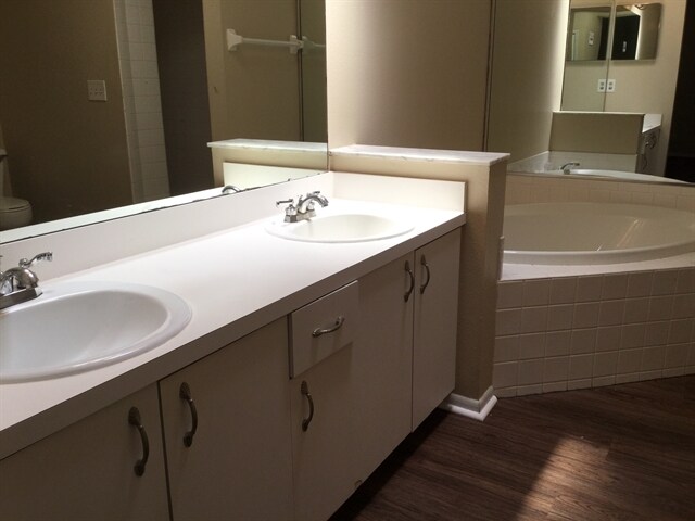 Building Photo - 317 McCoy Village Ct