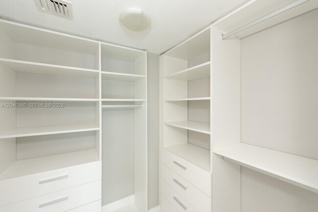 Building Photo - 400 Sunny Isles Blvd