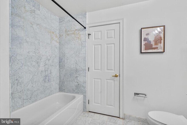 Building Photo - 1500 Chestnut St