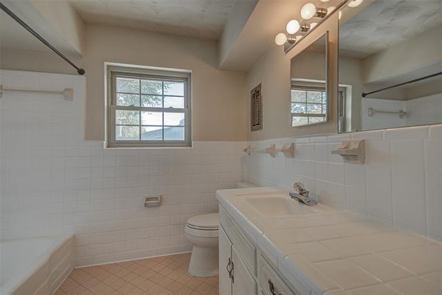 Building Photo - 10910 Marchant Cir