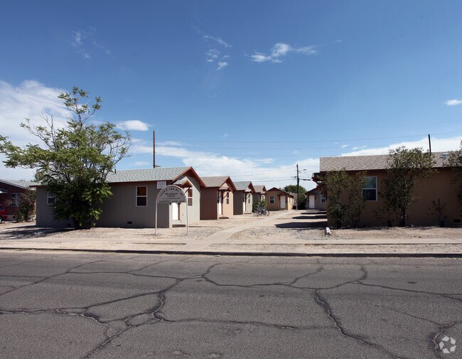 Primary Photo - 1226 E Lee St