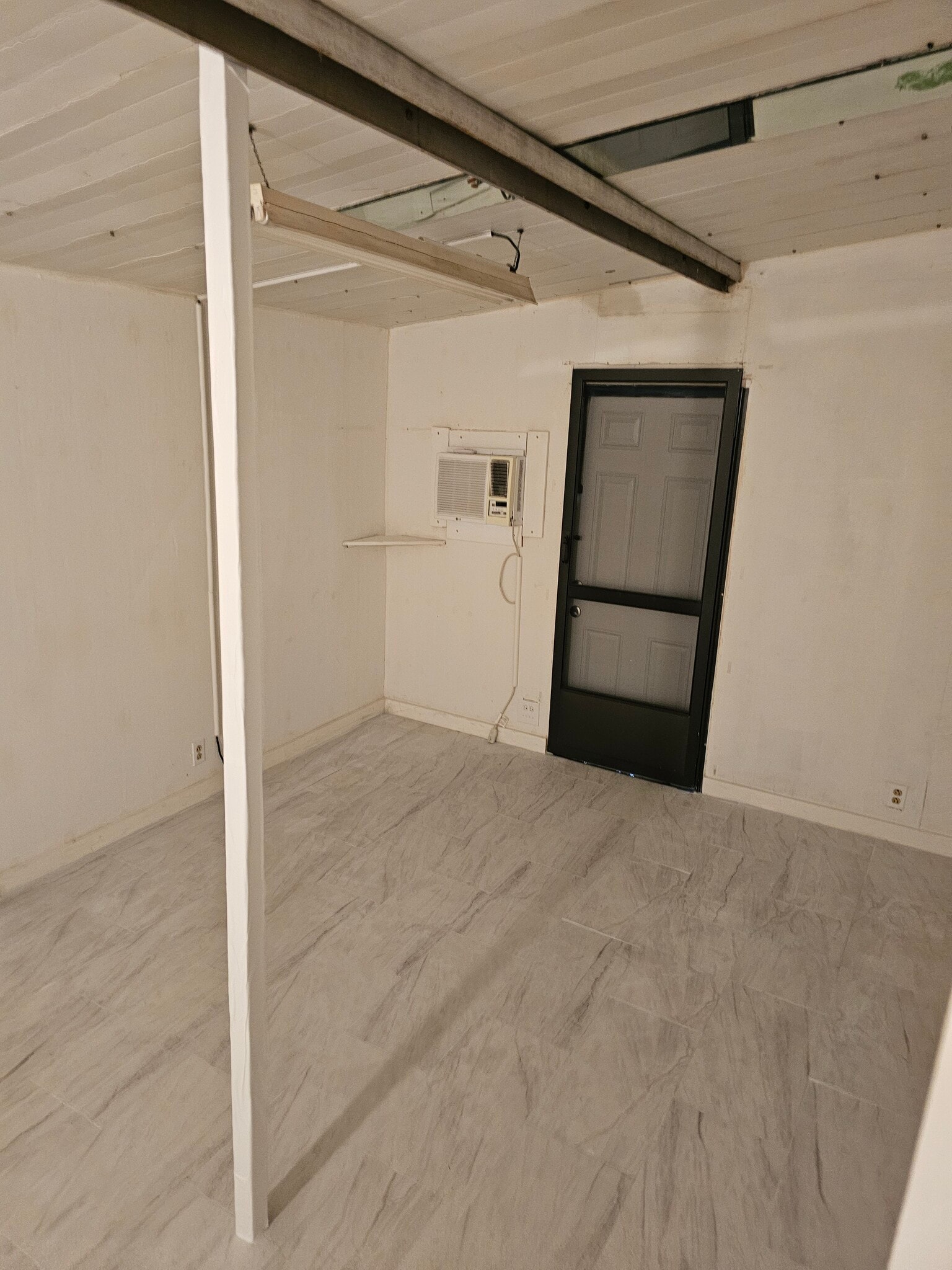 Building Photo - 1223 Hickory Ave