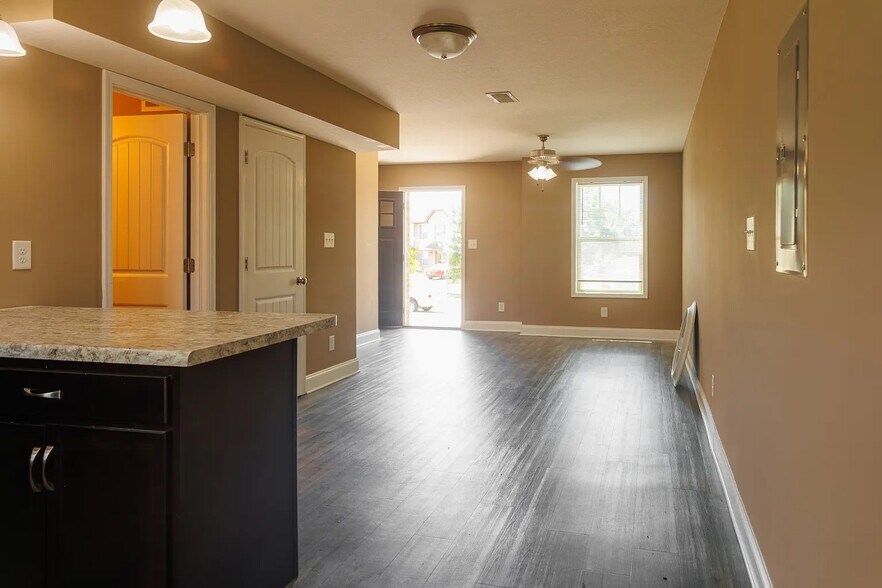 Building Photo - 1775 Spring Water Dr