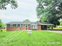 Building Photo - 6921 Sunstrand Dr