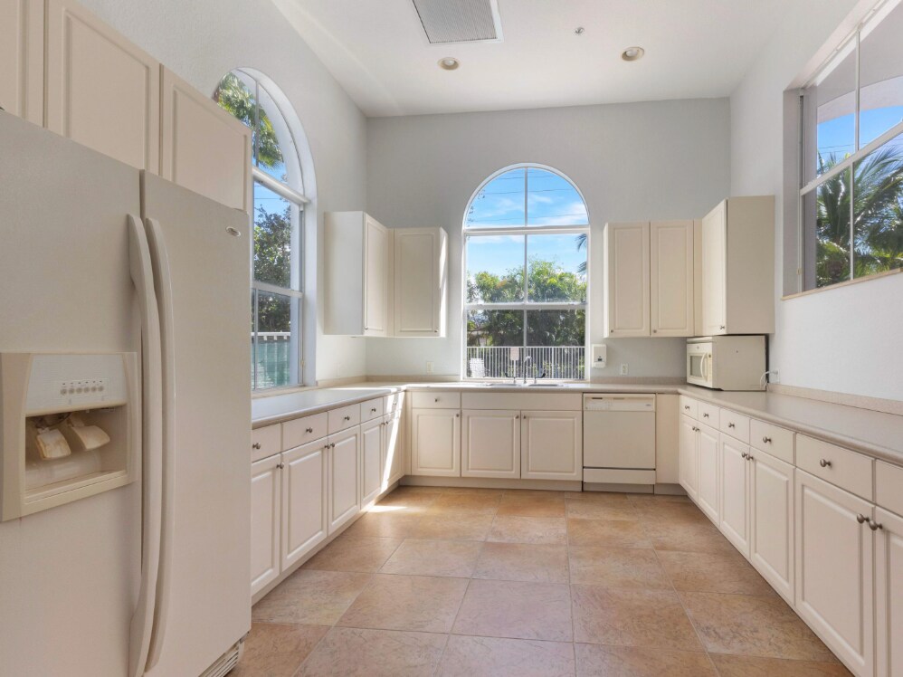 Building Photo - 1247 Via de Fossi