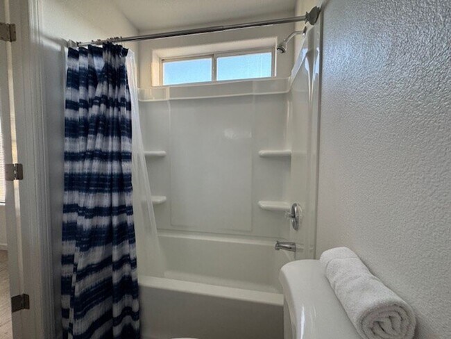 Building Photo - Pool Home with 3Bedrooms +Bonus Room Bullhead Parkway-Desert Foothills Estates- Can Be "Furnished...