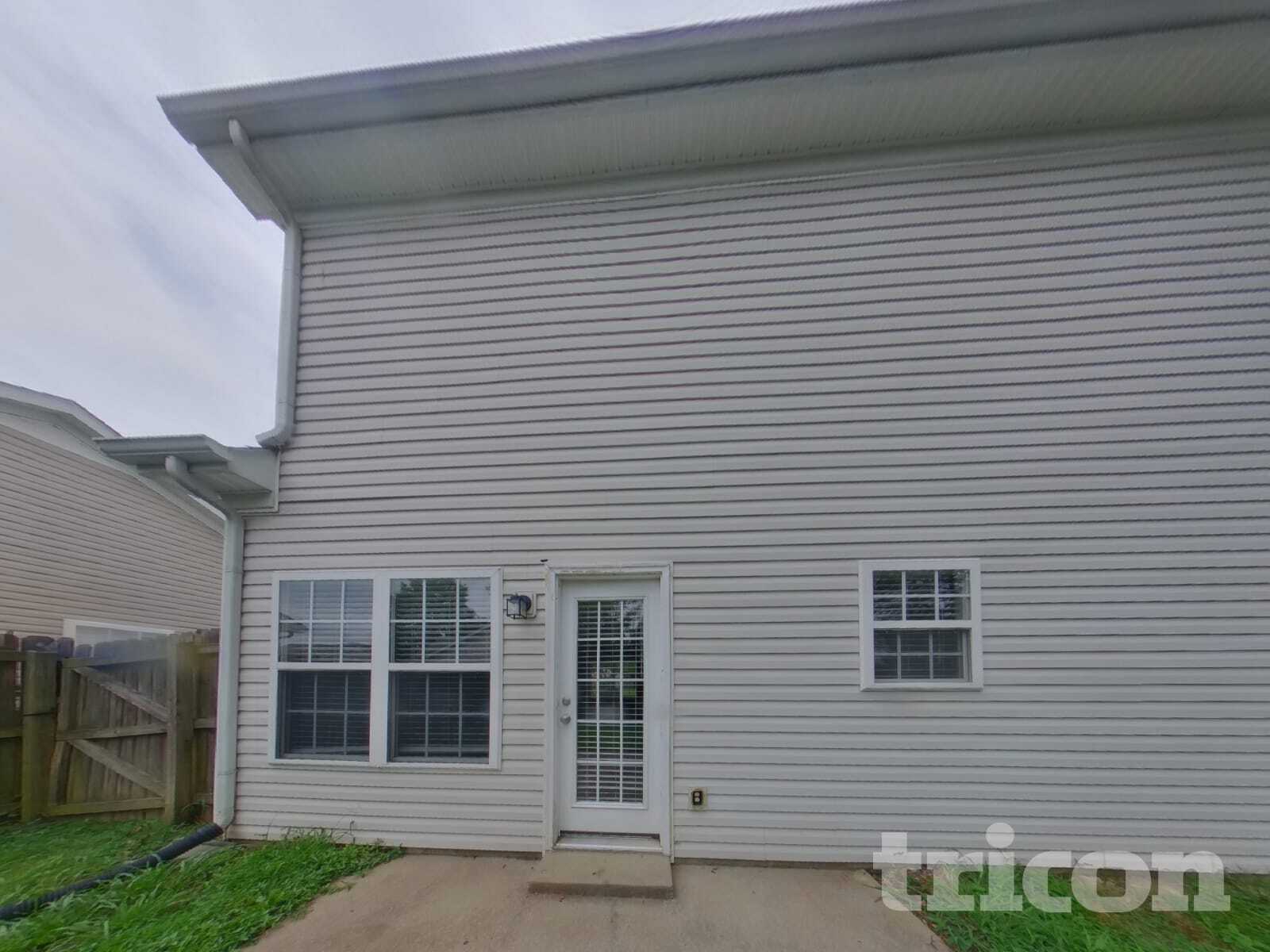 Building Photo - 4028 Deer Run Trce