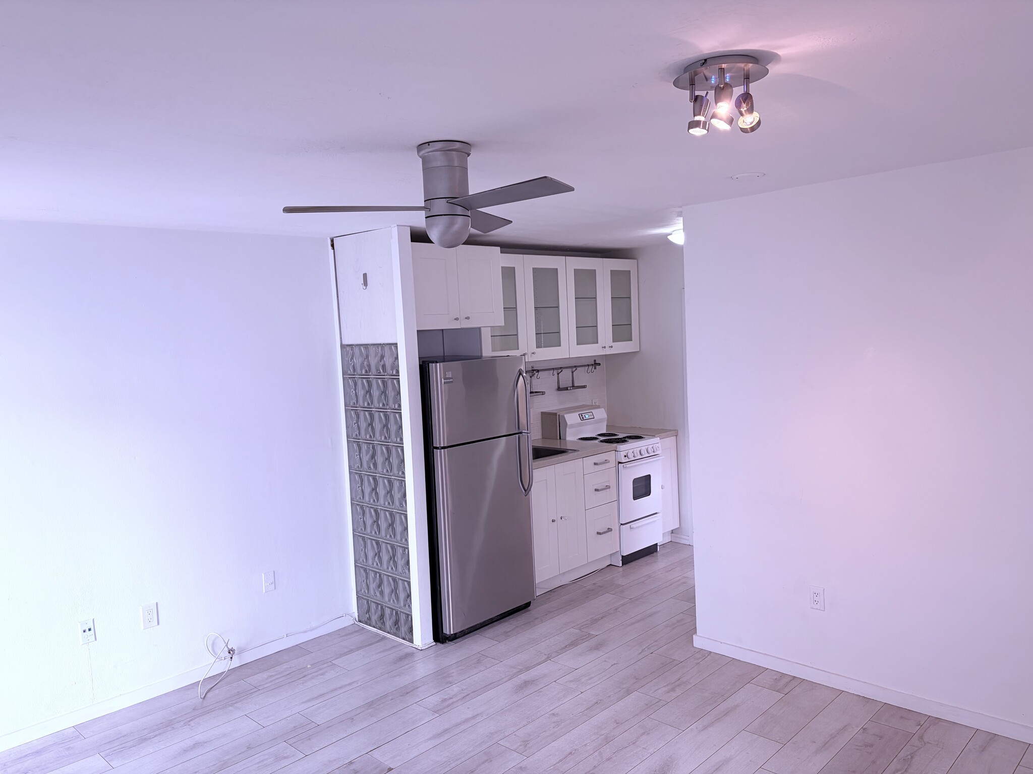 Building Photo - 919 Michigan Ave