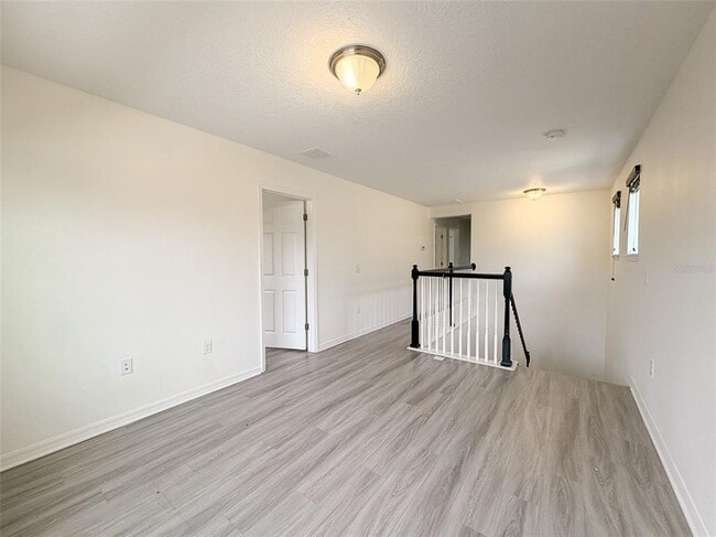 Building Photo - 11804 Silverlake Park Dr